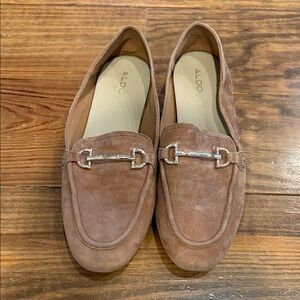 Aldo women’s Camel Suede Loafers with Gold Accents Size 9